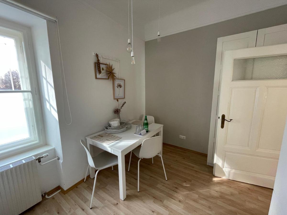 White Flat By Grazrentals With Cool Location & Free Parking Dış mekan fotoğraf